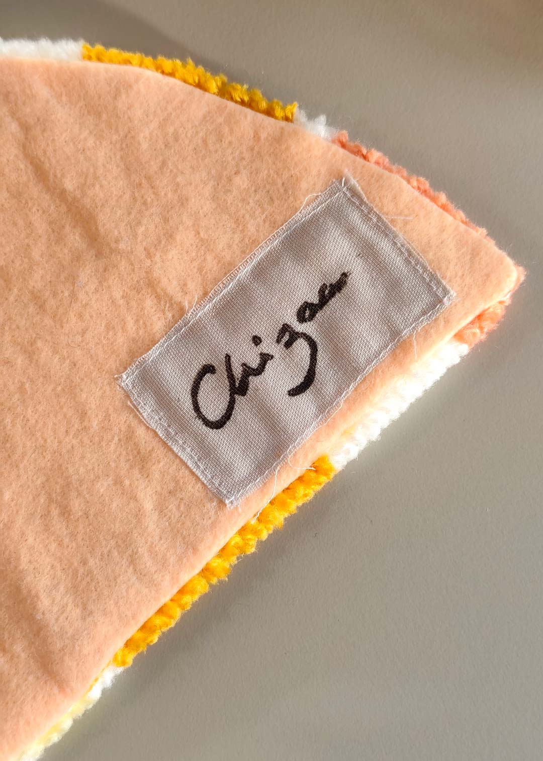 Petit tapis tufté demi-cercle - abstrait