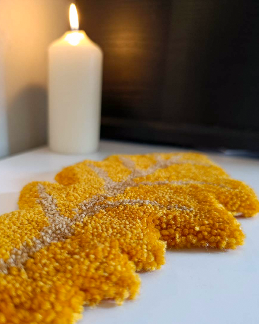 Décoration tuftée - feuille de chêne orange