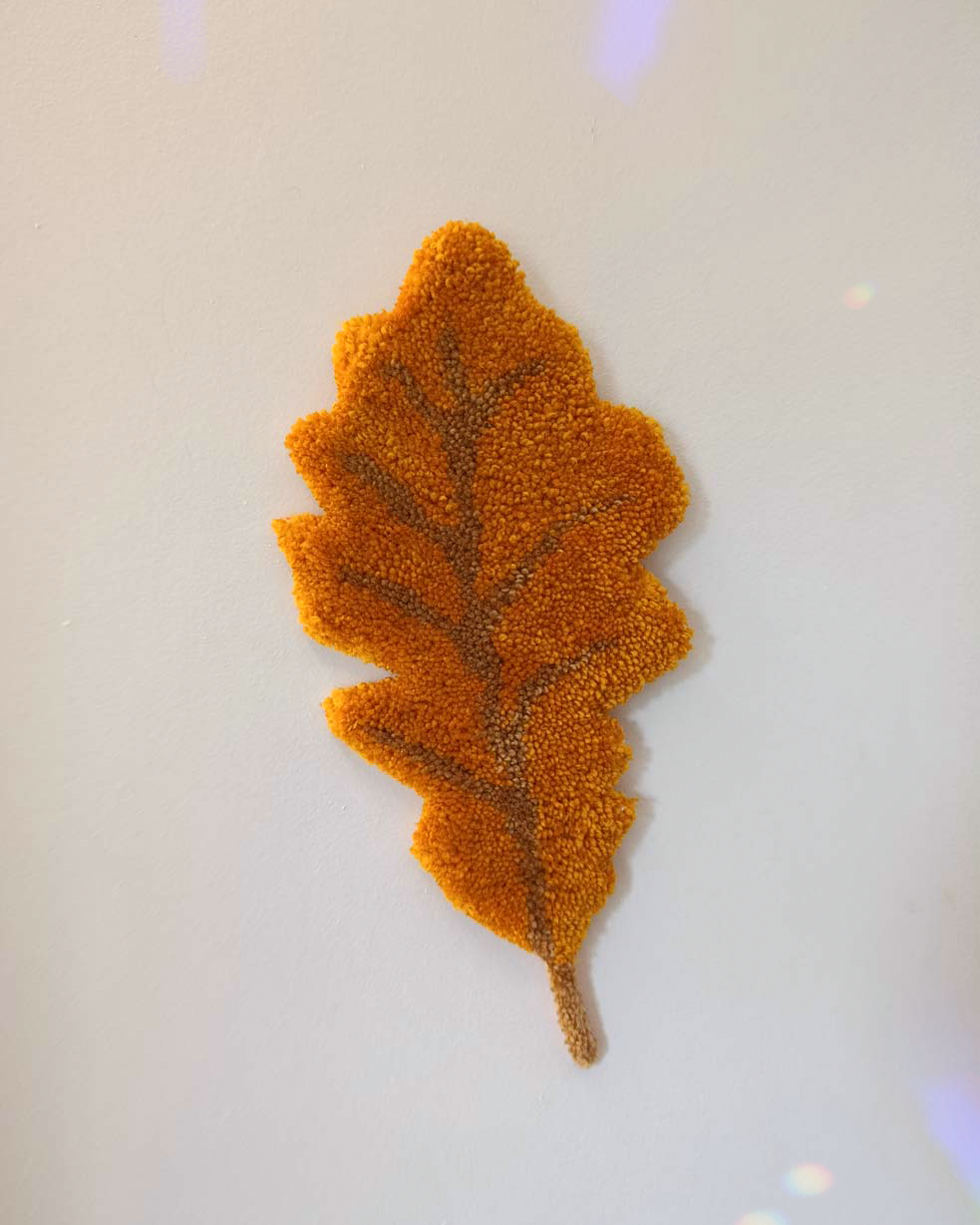 Décoration tuftée - feuille de chêne orange