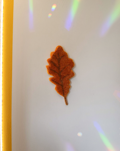 Décoration tuftée - feuille de chêne orange