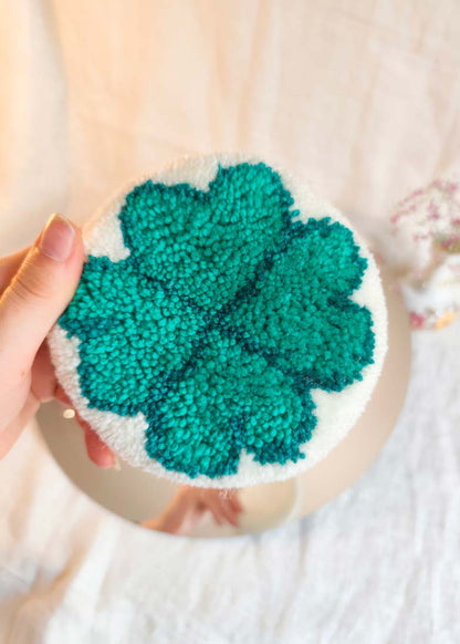 Miroir main tufté - trèfle porte bonheur