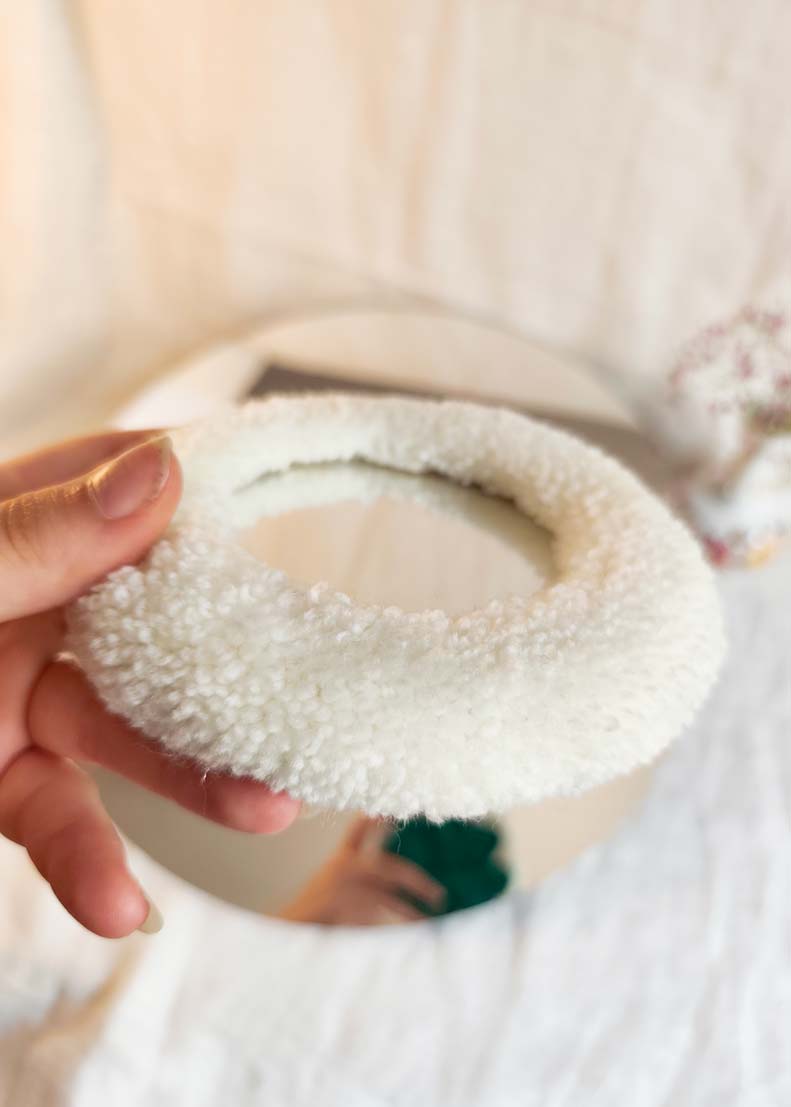 Miroir main tufté - trèfle porte bonheur