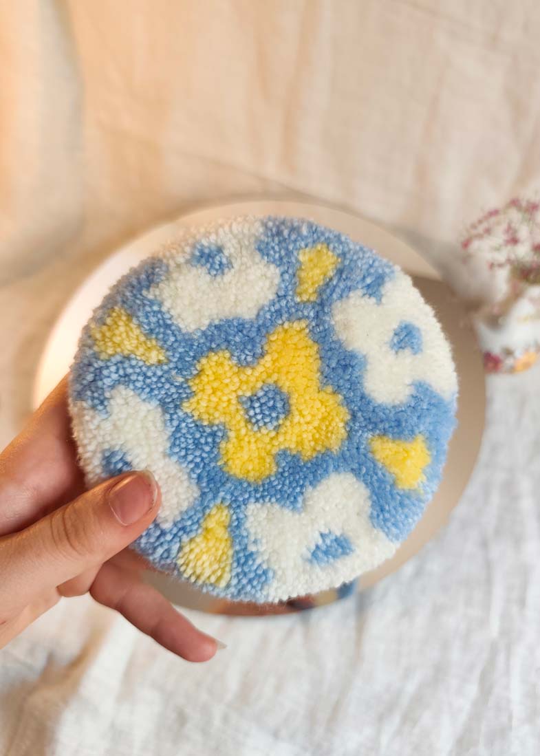 Miroir main tufté - granny square