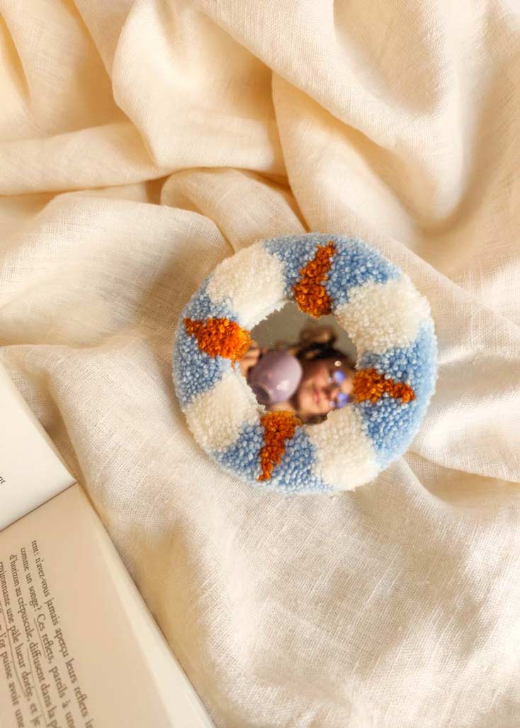 Miroir main tufté - granny square