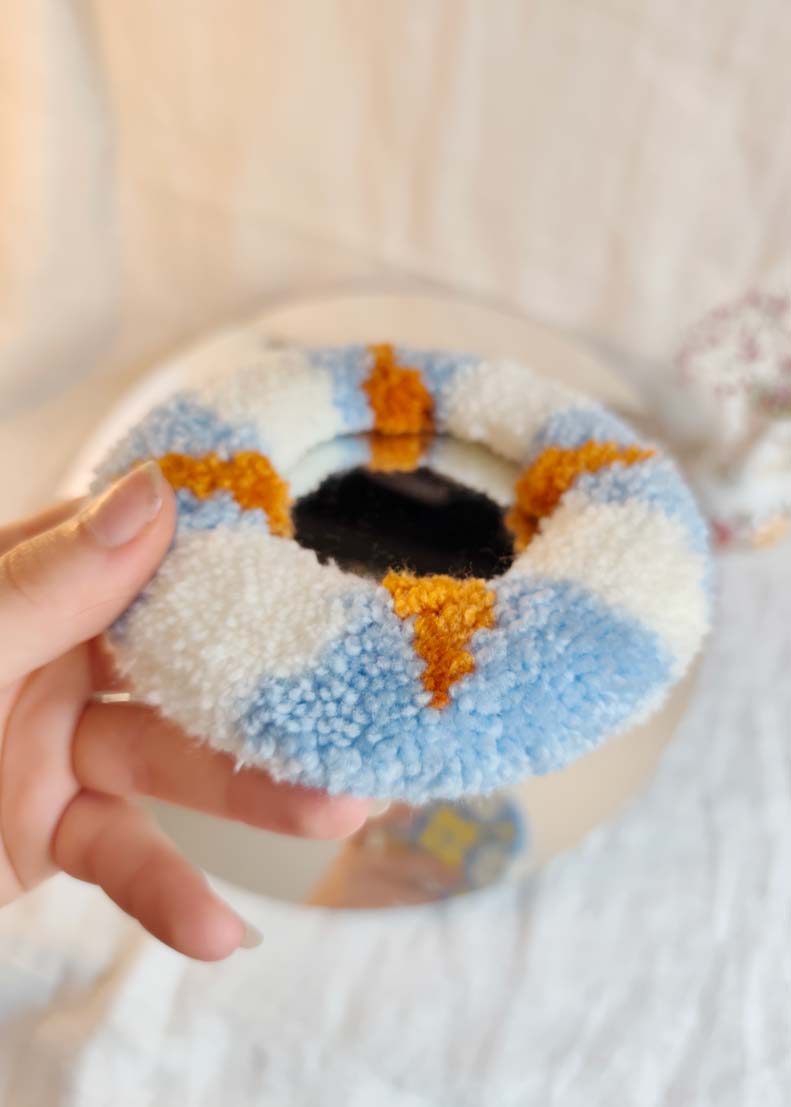 Miroir main tufté - granny square