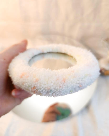 Miroir main tufté - fleur turquoise