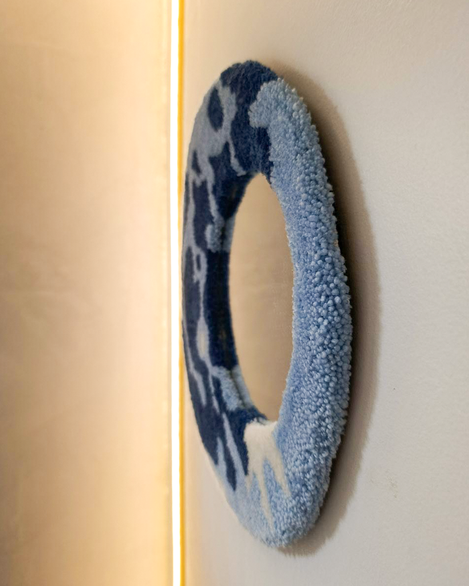 Grand miroir tufté - lune bleue