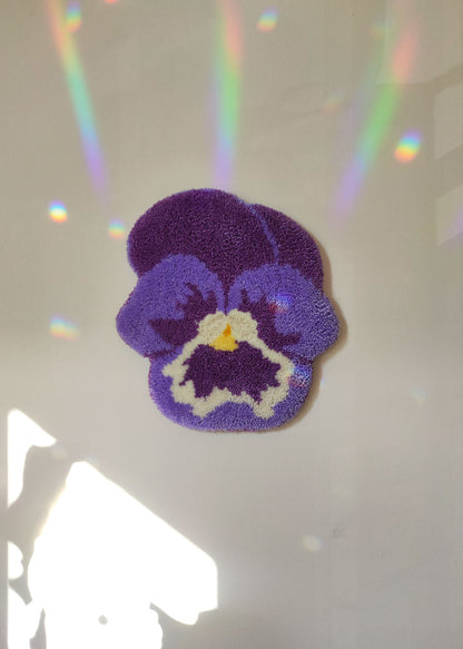 Décoration murale tuftée - pensée violette