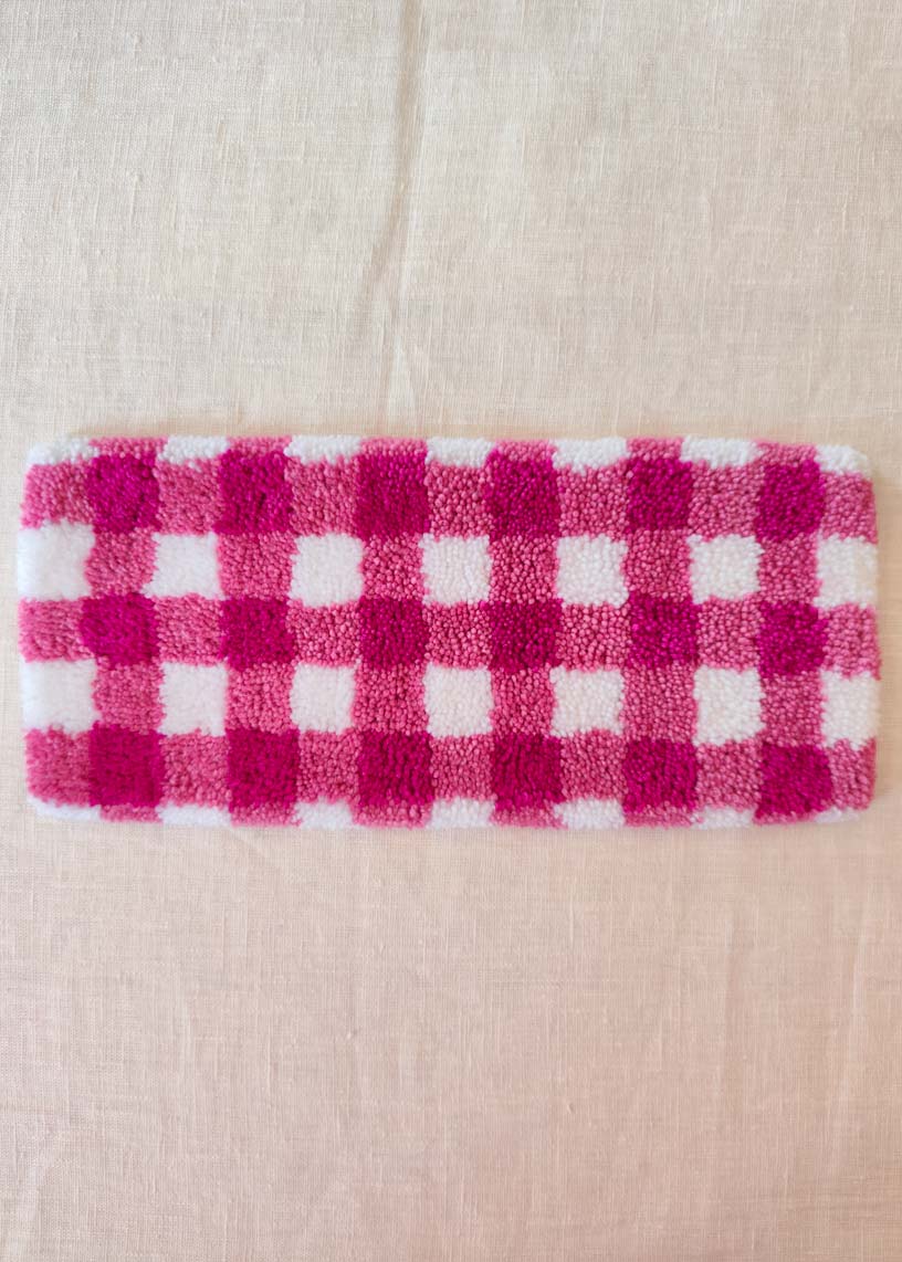 Petit tapis tufté - motif vichy rose