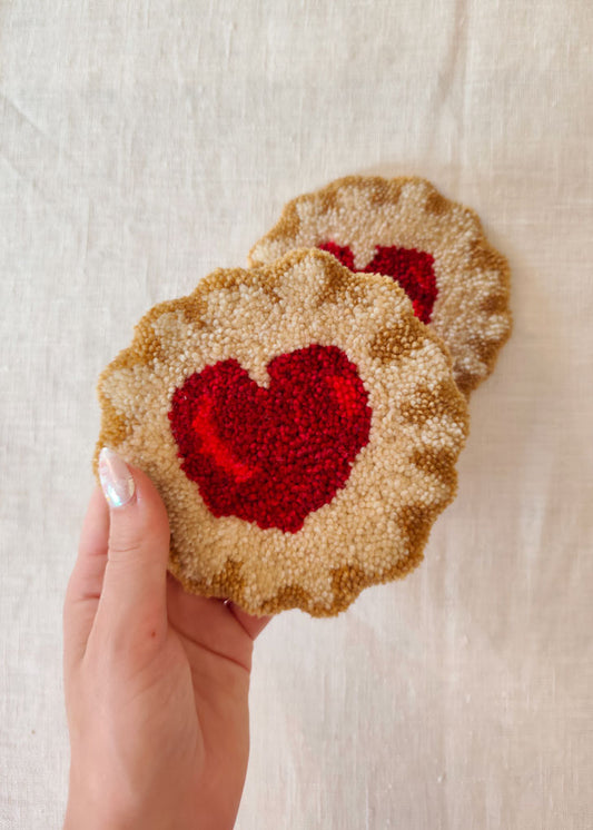 Sous-tasses tuftés en duo - sablés confiture