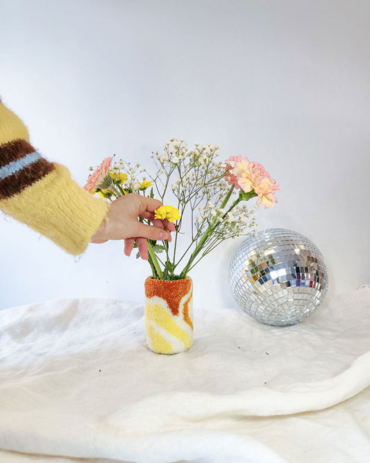 Vase abstrait orange et jaune
