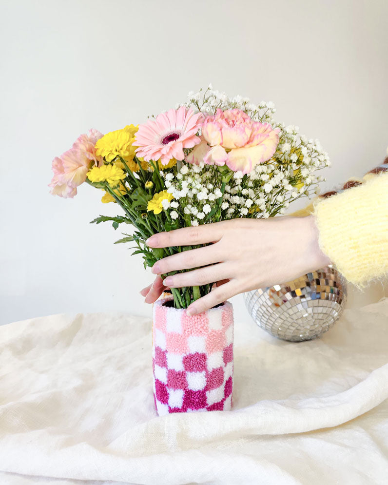 Vase damier dégradé rose